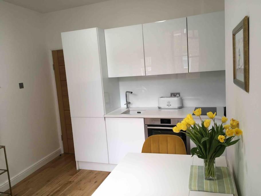 Newly Refurbished 2-Bedroom Flat In Notting Hill Лондон Екстер'єр фото